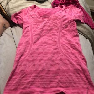 lululemon short sleeve shirt